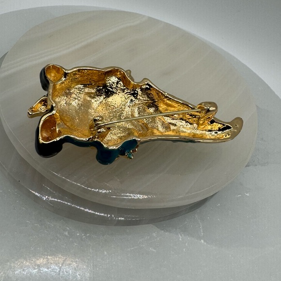 3/$20 Adorable Gnome Pin Brooch Gold-tone - Picture 6 of 6